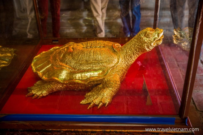 A gold plated, ceremic tortoise