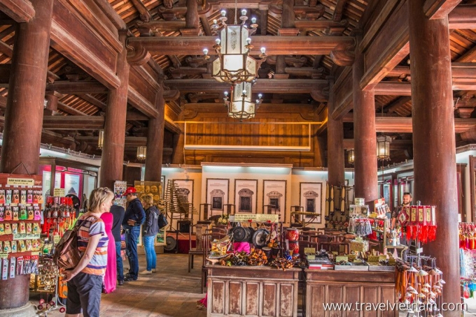 Gift shop in Temple of Literature