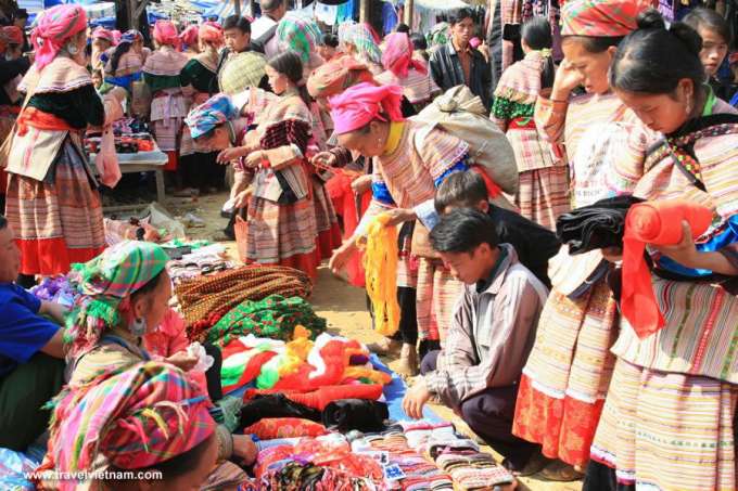 Genuine ethnic minority Bac Ha market