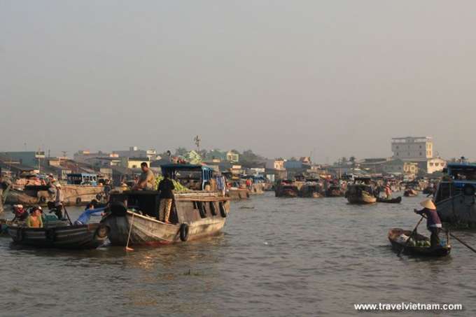 Sunset on Mekong floating market