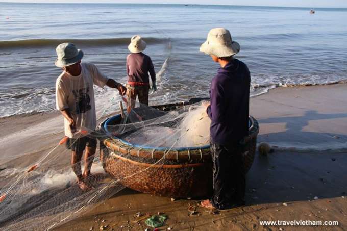 Fishermen prepare for fishing