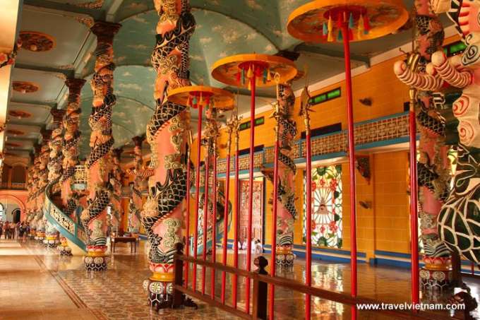 The beautiful decoration inside Cao Dai Temple