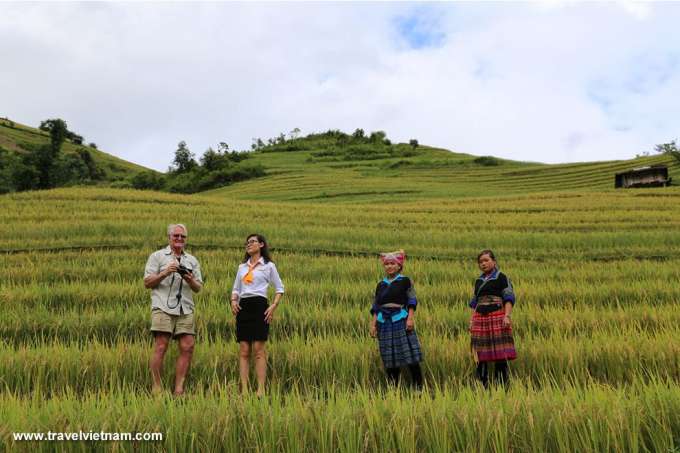 Our travel consultants escort our guest to Mu Cang Chai