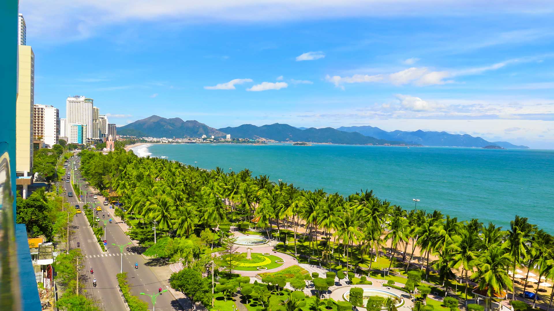 Nhatrang Beach Tran Phu Street View in Summer d78c8