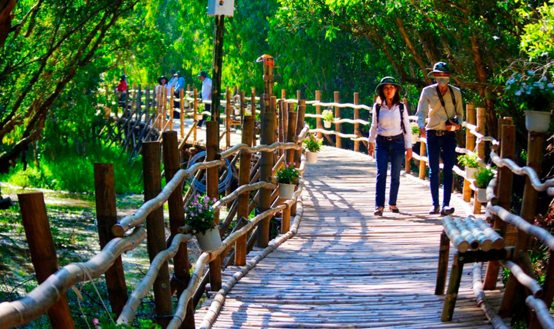 Tra Su bamboo bridge - The Vietnam’s longest bamboo bridge