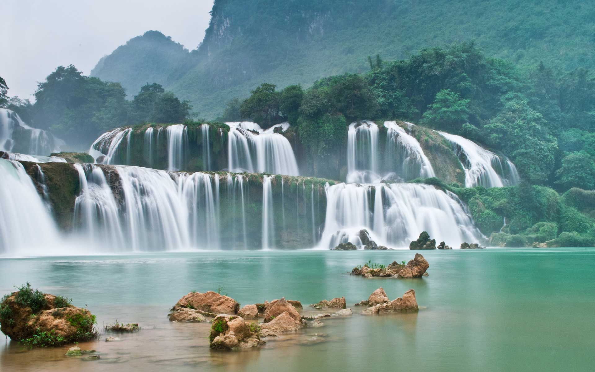 ban gioc waterfall