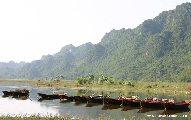 Pefume-Pagoda-Vietnam-1