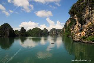Admire the amazing rock formations of Halong bay