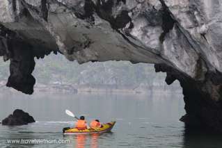 Kayaking on Halong bay