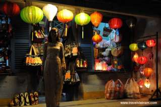 A souvenir shop in Hoi An