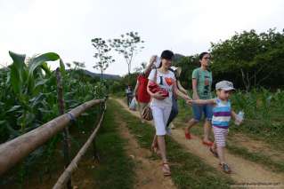 Our travel consultants in Moc Chau trip