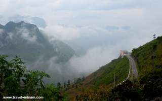 The road on the cliff