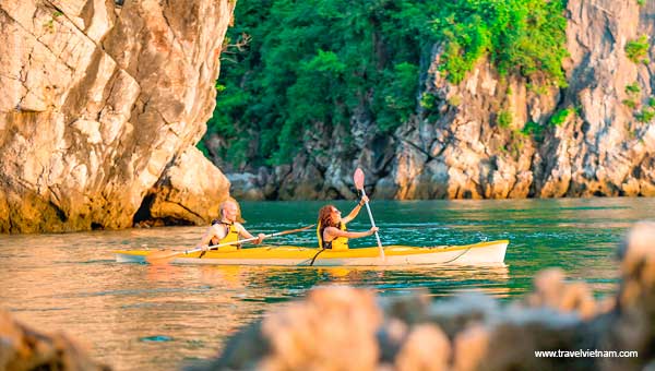 Kayaking Halong Bay - 3 Days