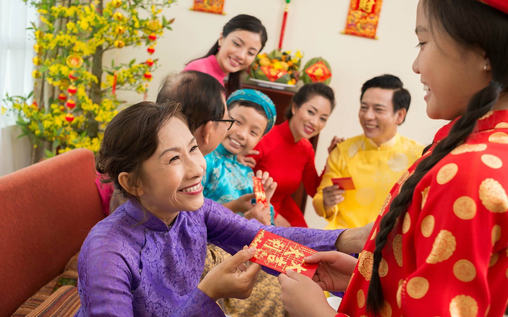 “Li Xi” Or Lucky Money In Vietnamese Culture