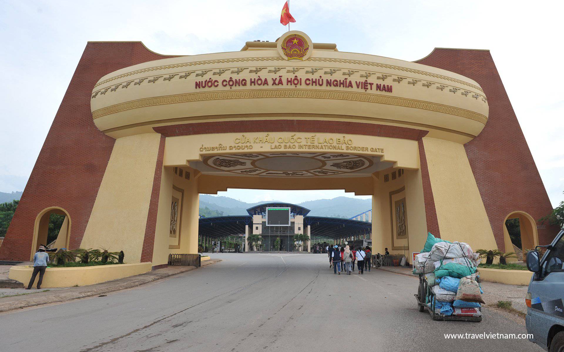 Immigration at Lao Bao border gate to Laos