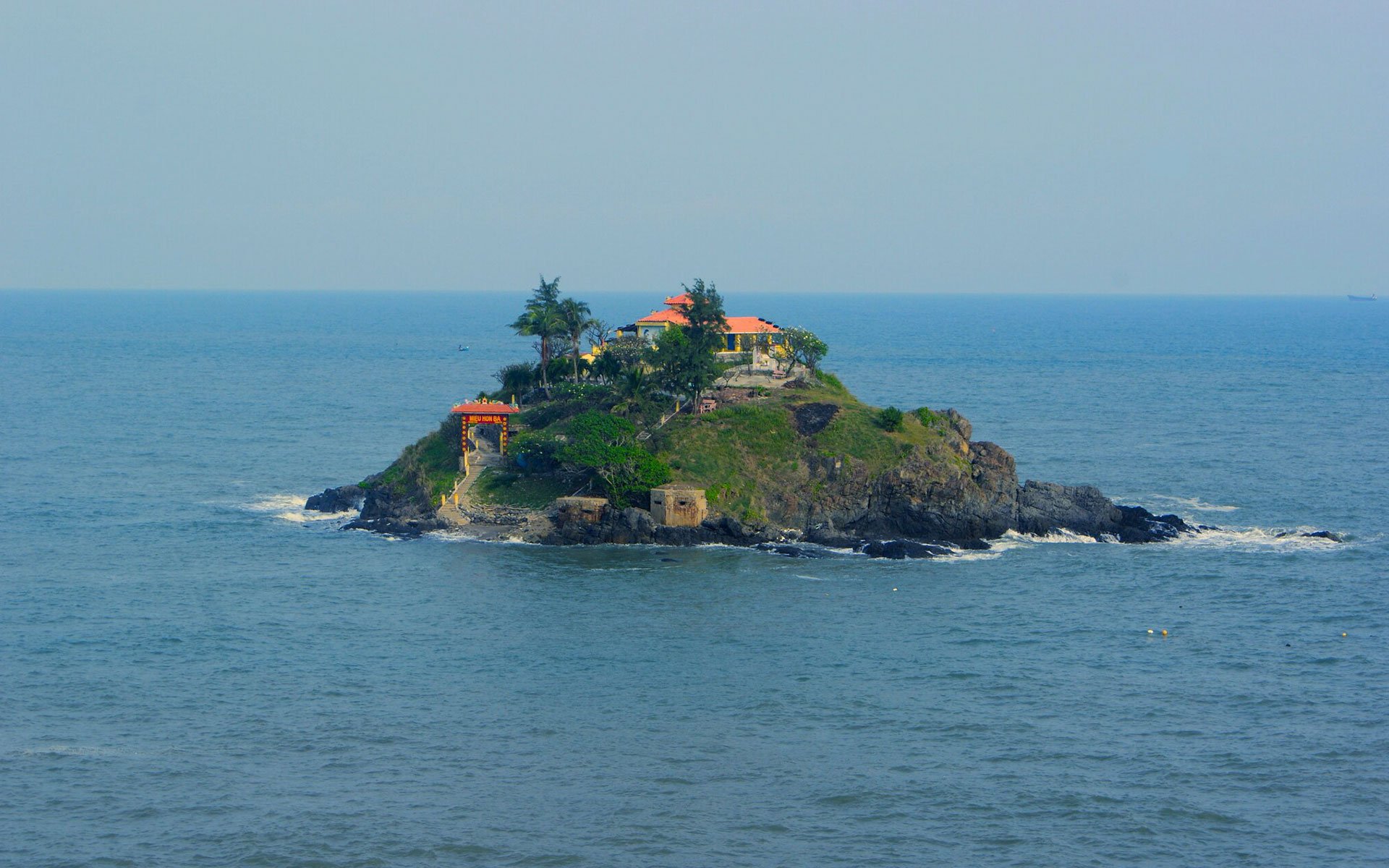 Hon Ba island