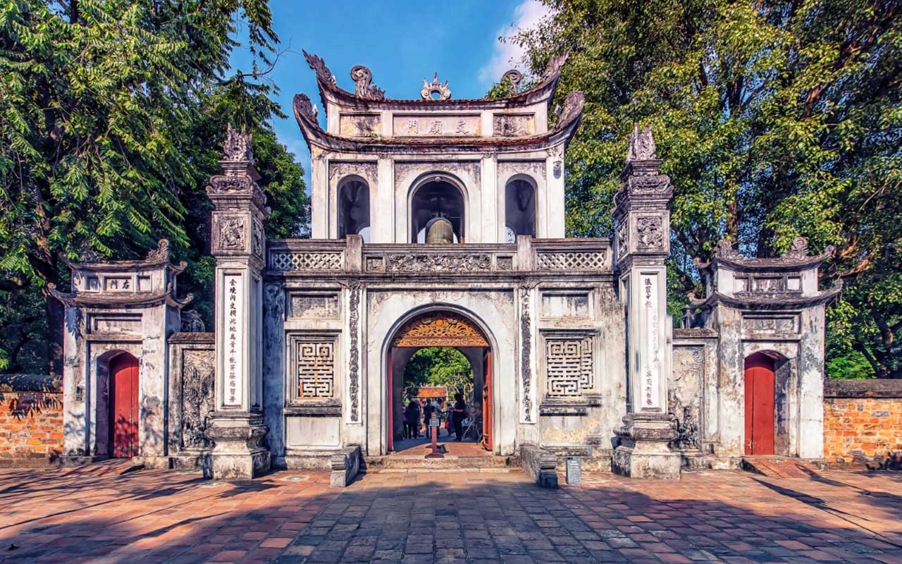 A Cultural and Educational Center of Vietnam - Participate in the Temple of Literature Hanoi