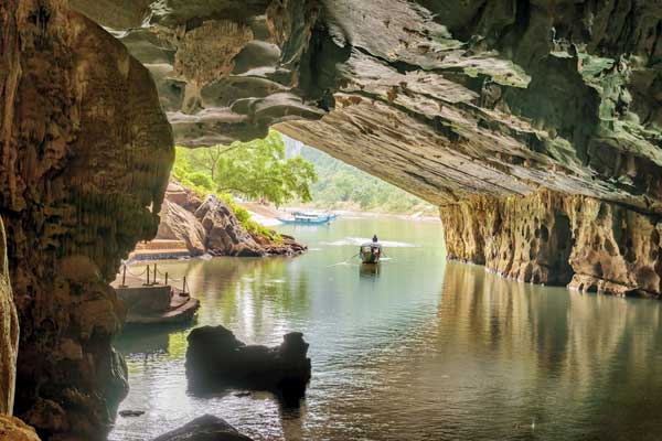 Paradise Cave in Quang Binh Vietnam 