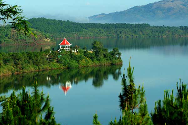 Hidden charm of T'Nung Lake 