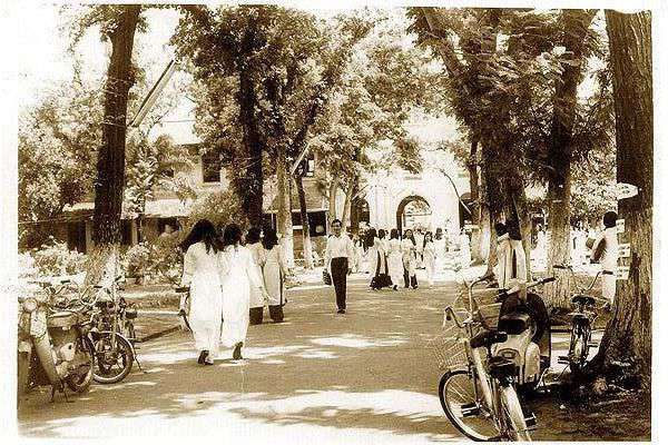 University students in Saigon 